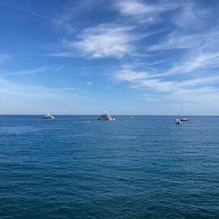 アパート Enjoy アンティーブ